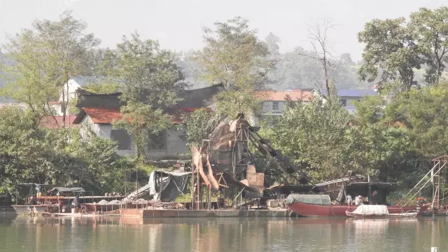 澄潭水厂取水口约上游1公里处